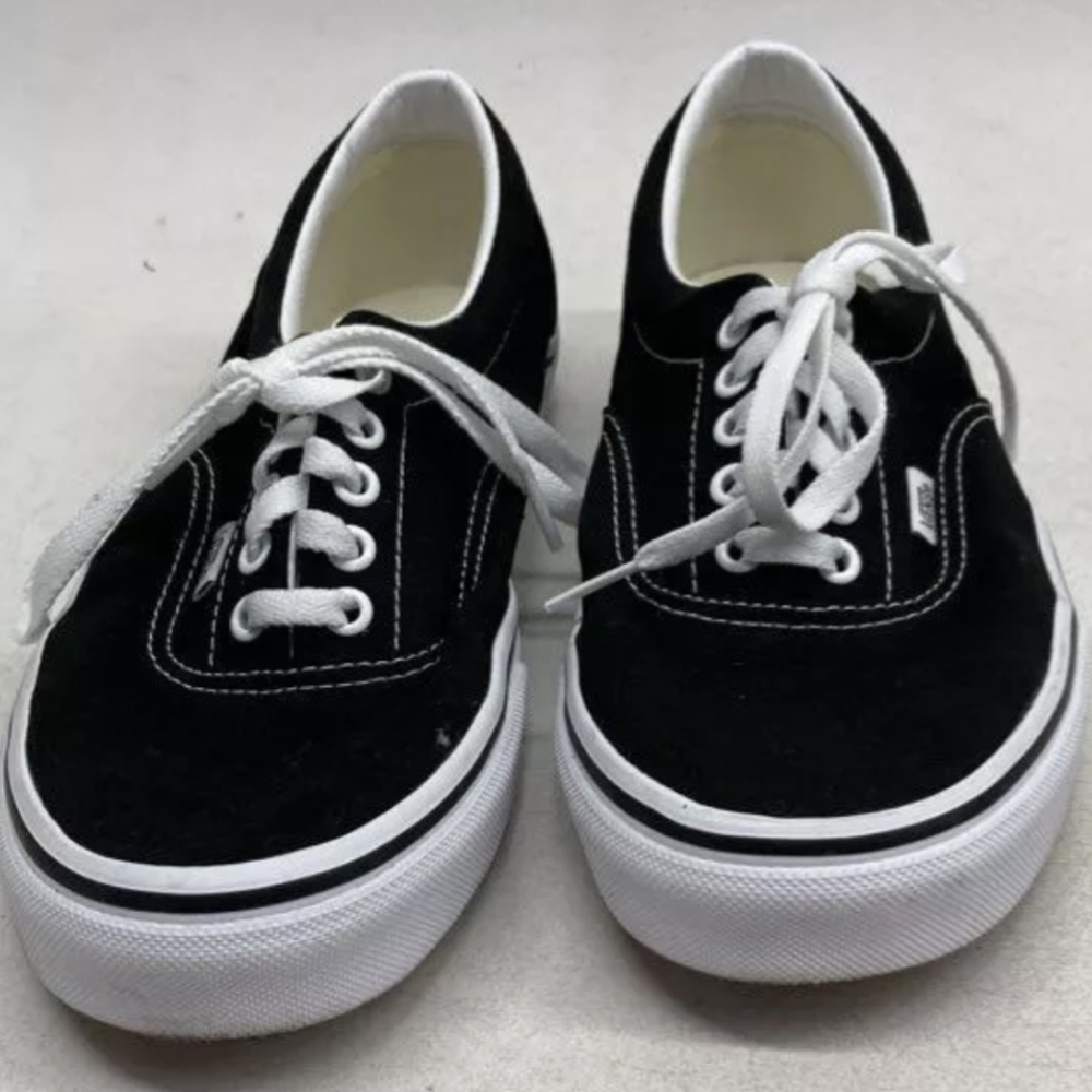 Unisex Vans Black And White Sneakers Size M 9 W 10.5 Like New MSRP $65 - Picture 2 of 8